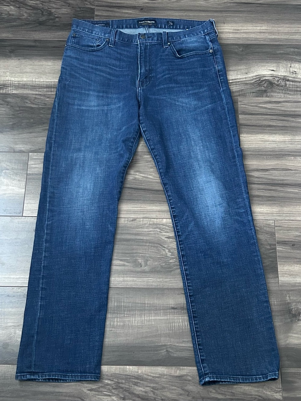 Lucky Brand Jeans Blue Denim 363 Straight Mens Size 34x32 Dark Wash Fade